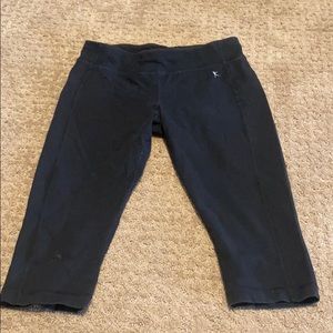 Black knee length workout leggings